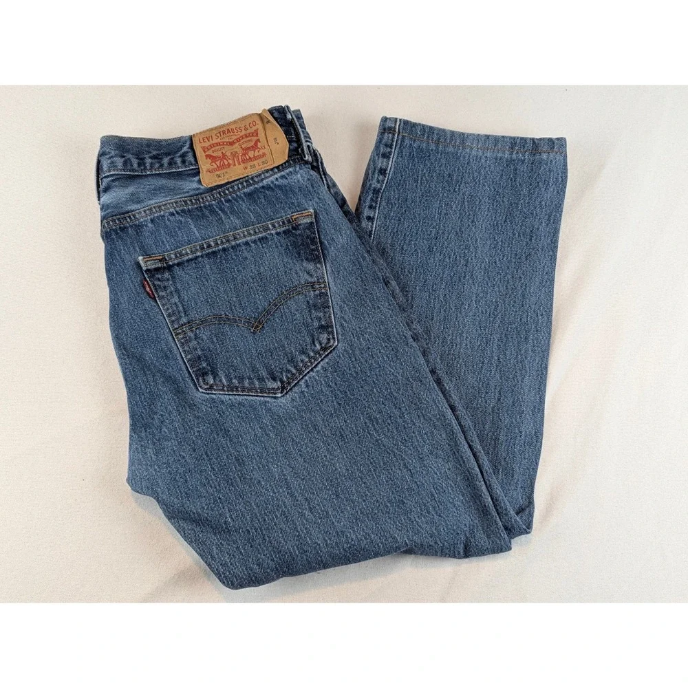 Levi's 501 Original Fit Button Fly Blue Denim Jeans Mens 35x30 Medium Wash